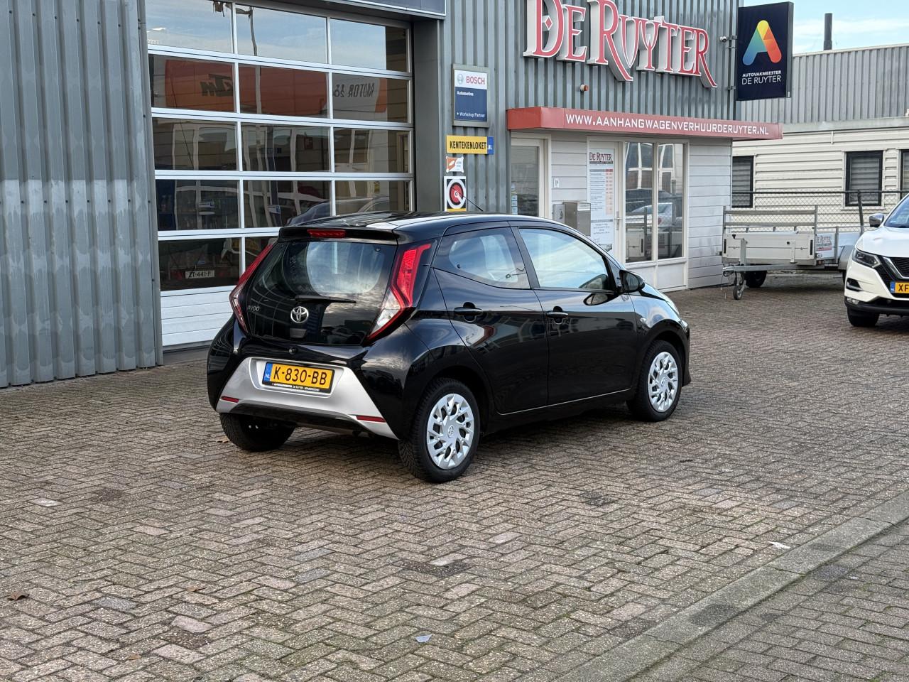 Toyota Aygo - 1.0 VVT-i x-play |Camera|Airco|12 Maanden Bovag Garantie