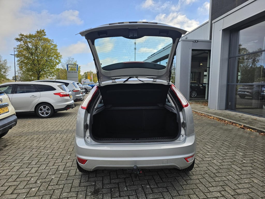 Ford Focus 1.6 trend airco,trekhaak. van eerste eigenaar!