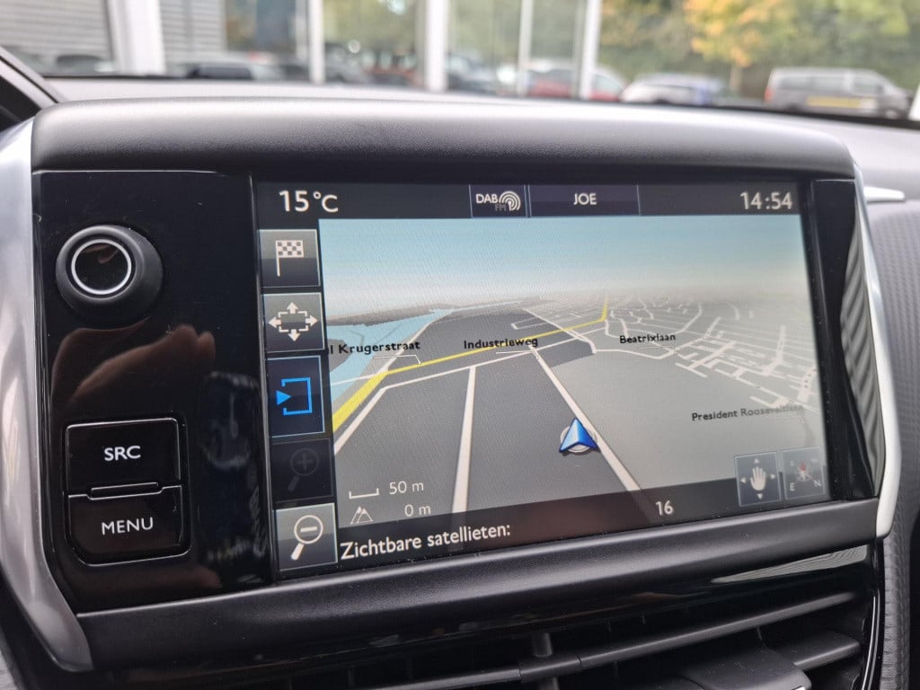 Peugeot 208 1.2 allure nav/clim/lmv/park