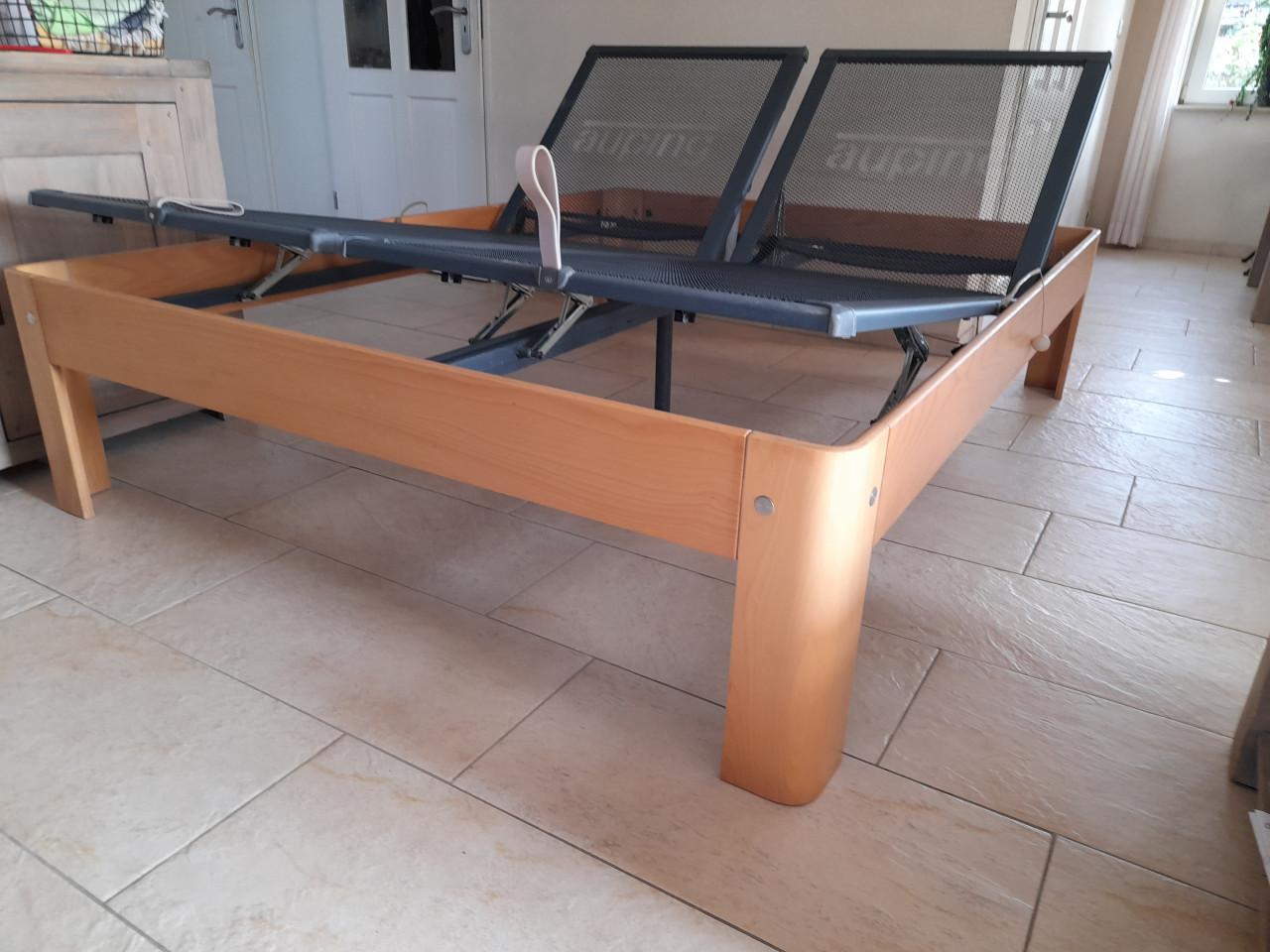 Auping bed  160 x 210 ( in goede staat )