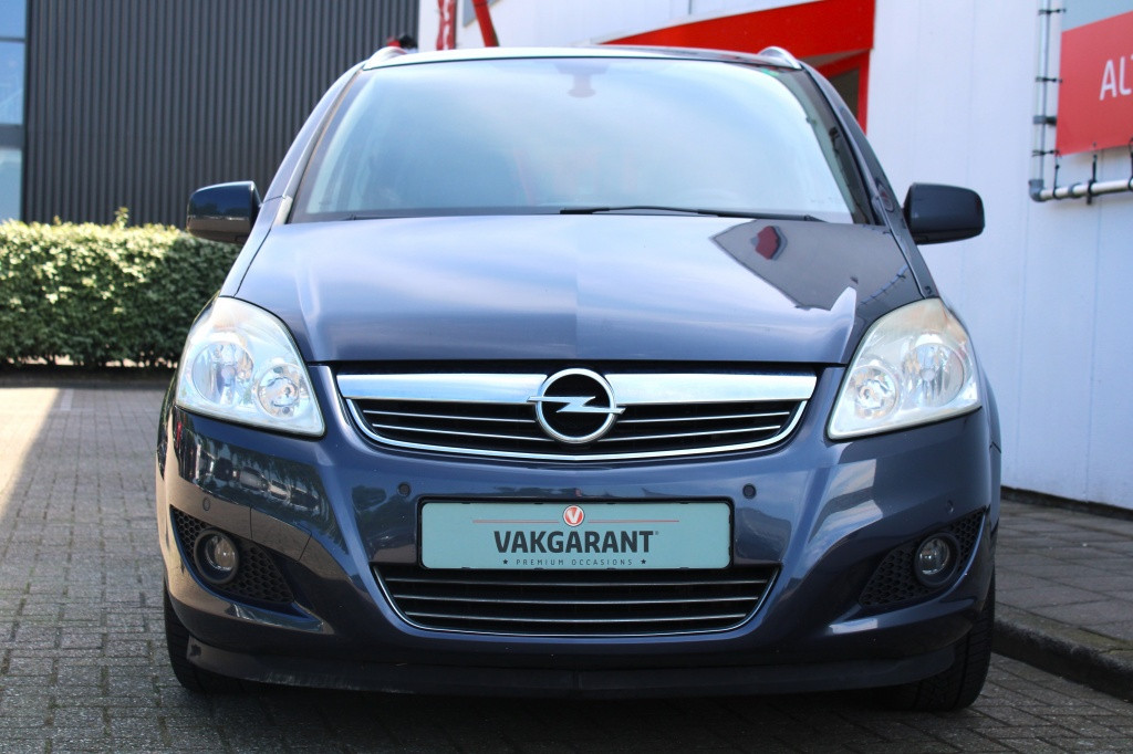 Opel Zafira met 1 jaar apk 1.8 cosmo
