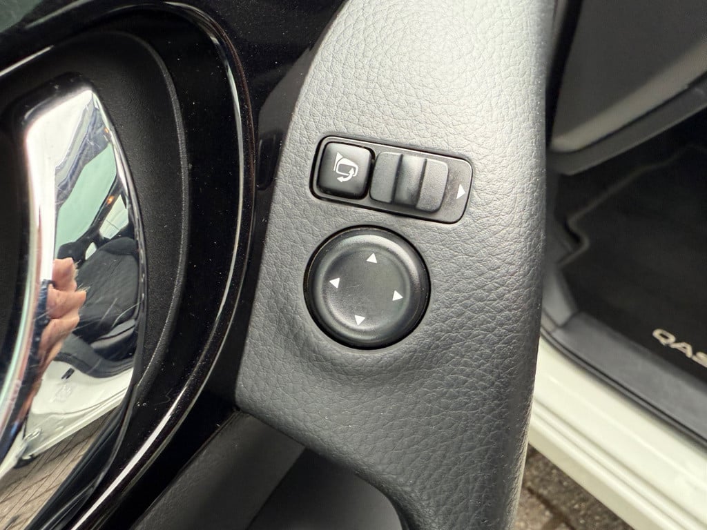 Nissan Qashqai 1.2 connect edition