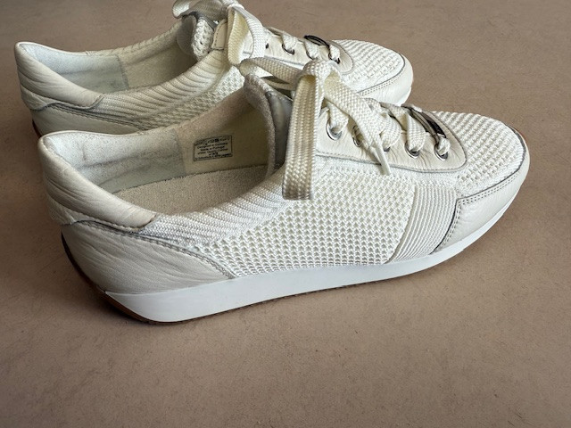 Witte sneakers maat 40