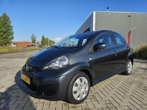 Zuinige TOYOTA AYGO 5drs COMFORT / NL AUTO / NAP / 78.111 km !!