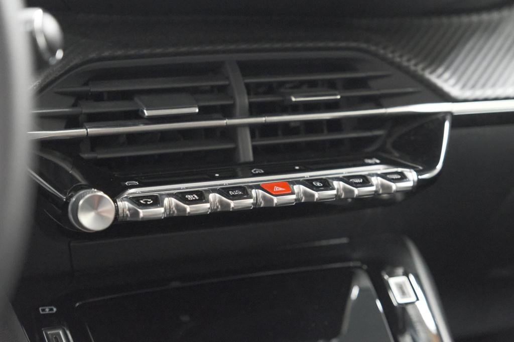Peugeot 208 puretech 100 allure | camera | navigatie | parkeersensoren | ap