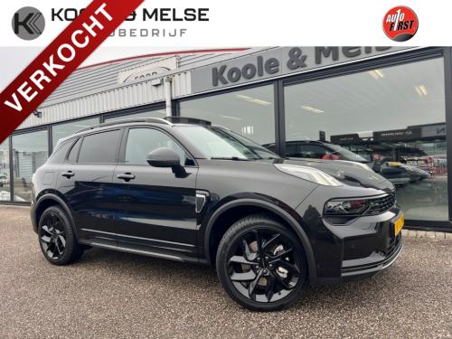 Lynk & Co 01 1.5 261pk phev , black edition ,360gr camera , pano dak , adap