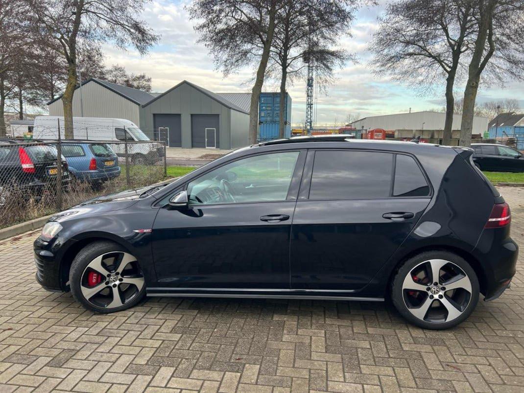Volkswagen Golf 2.0TSI GTI Perfomance