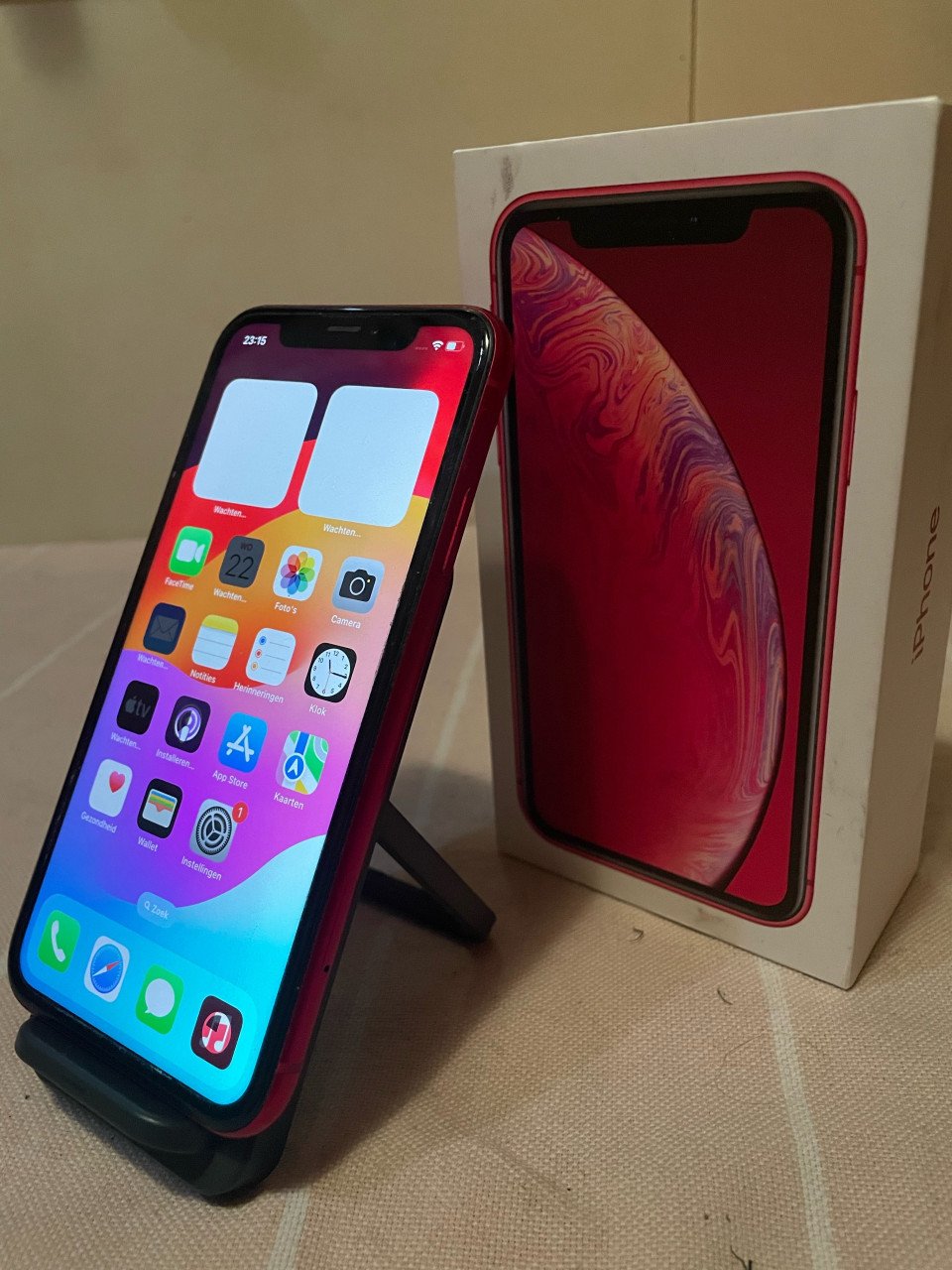 IPhone XR (product) RED, Rood, 64GB, keurige staat.