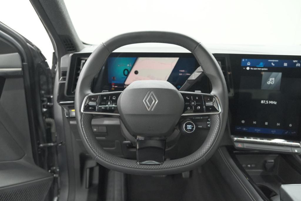 Renault Austral 1.2 e-tech full hybrid 200 techno | 360 camera | panoramada