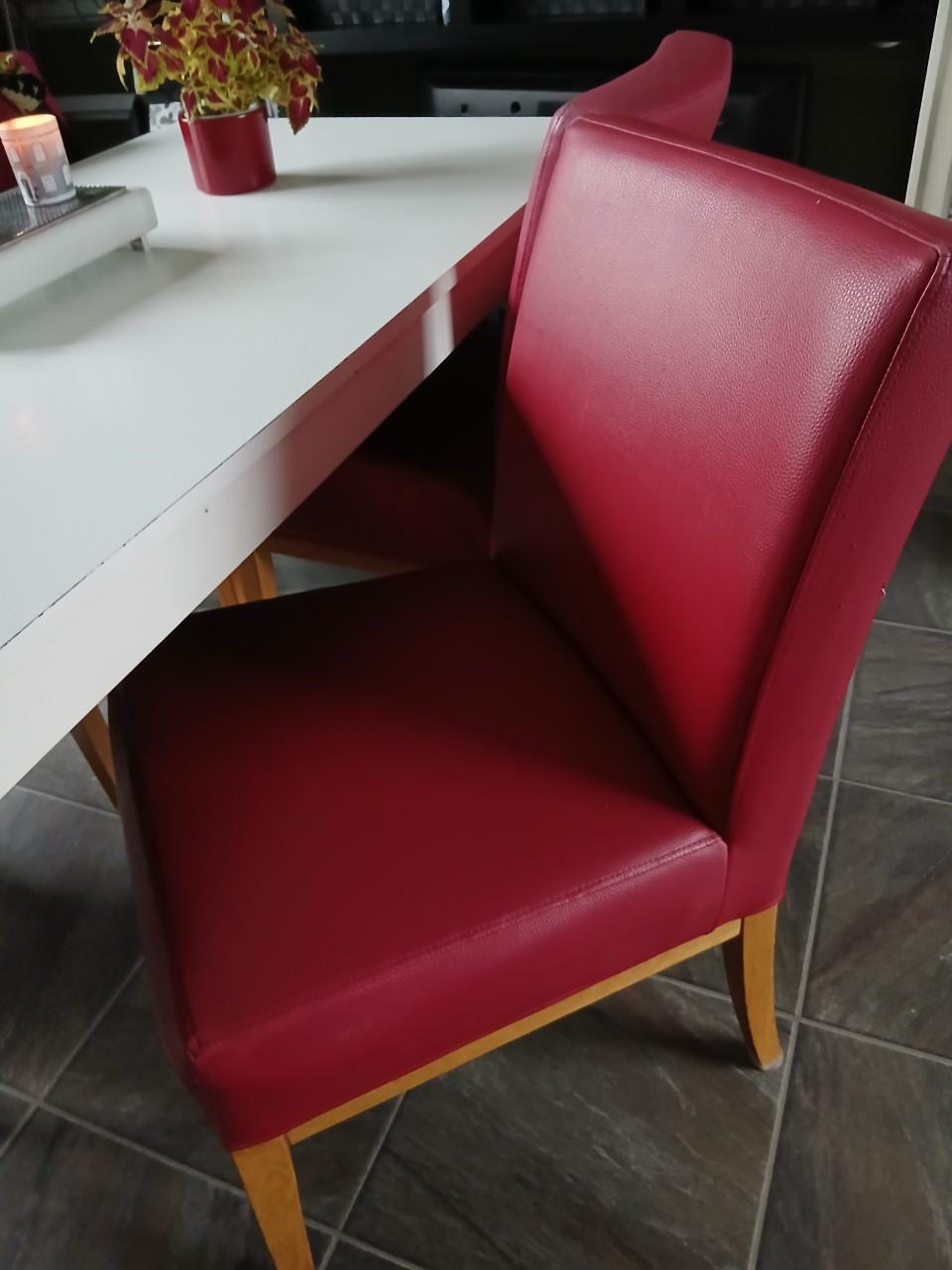 Tafel met stoelen