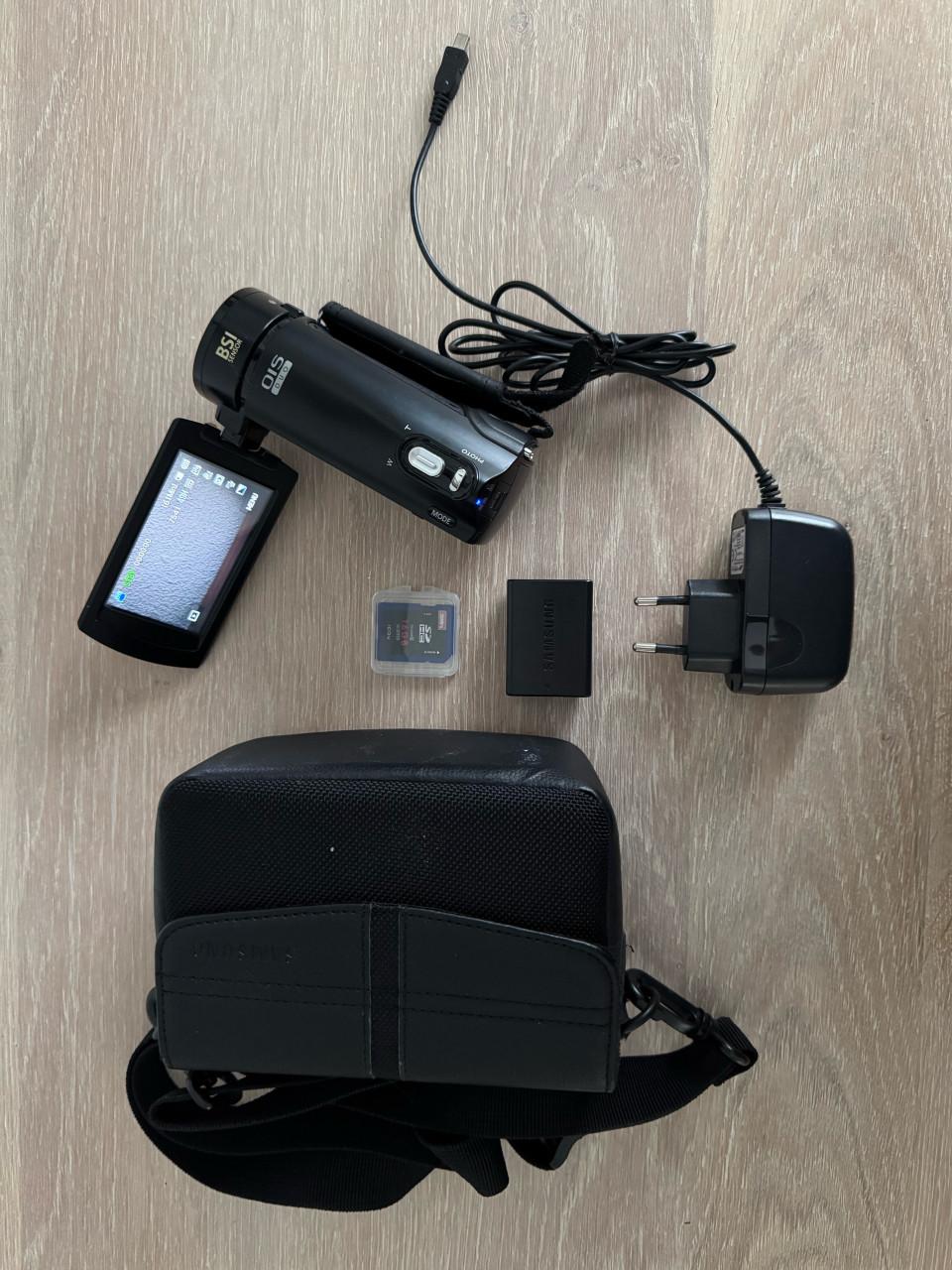 Complete Samsung HMX-H300 camcorder