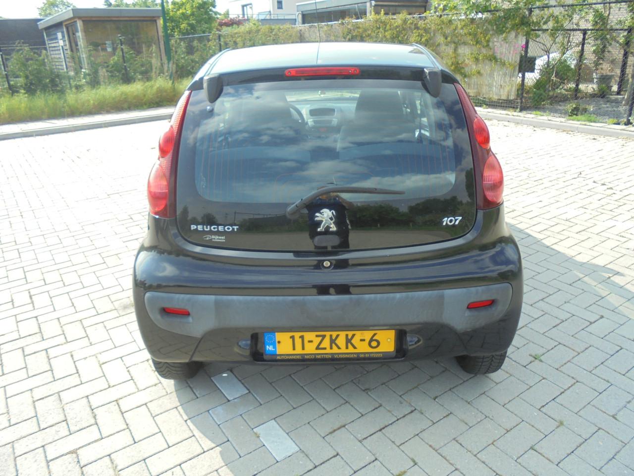 107 5 deur uitvoering met de onverwoestbare 3 cilinder motor Apk mei 2027