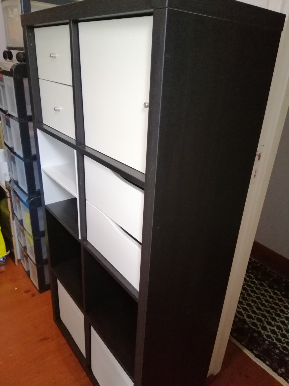 Kallax Kast 2x4 vakken met veel (losse) inzet stukken