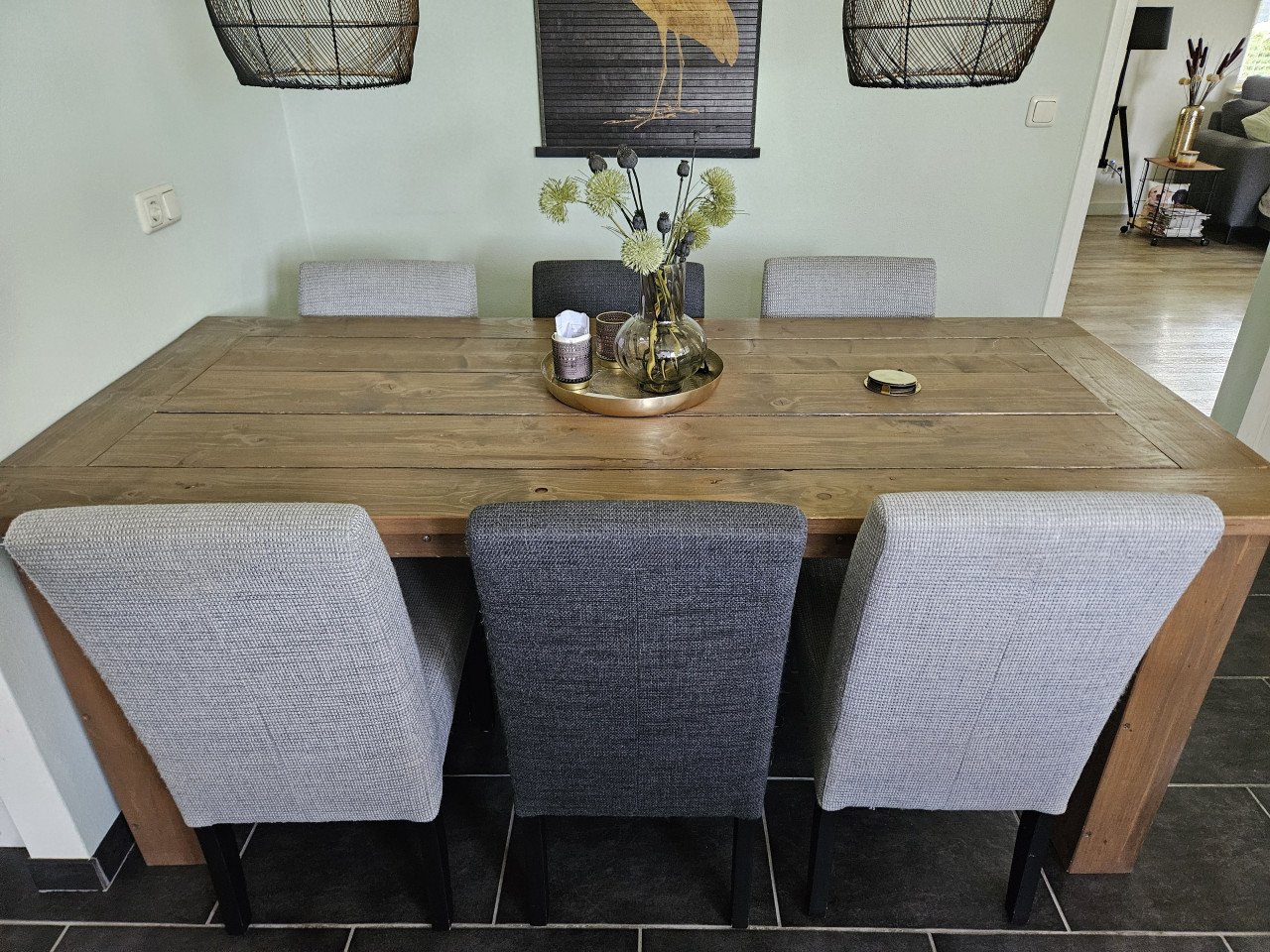 Eettafel eventueel met 6 stoelen