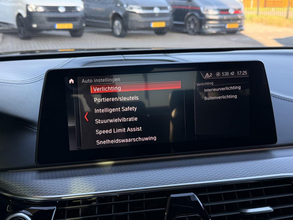 BMW 5 Serie 540i xdrive m-sport | harman kardon | acc |schuif/kanteldak | m