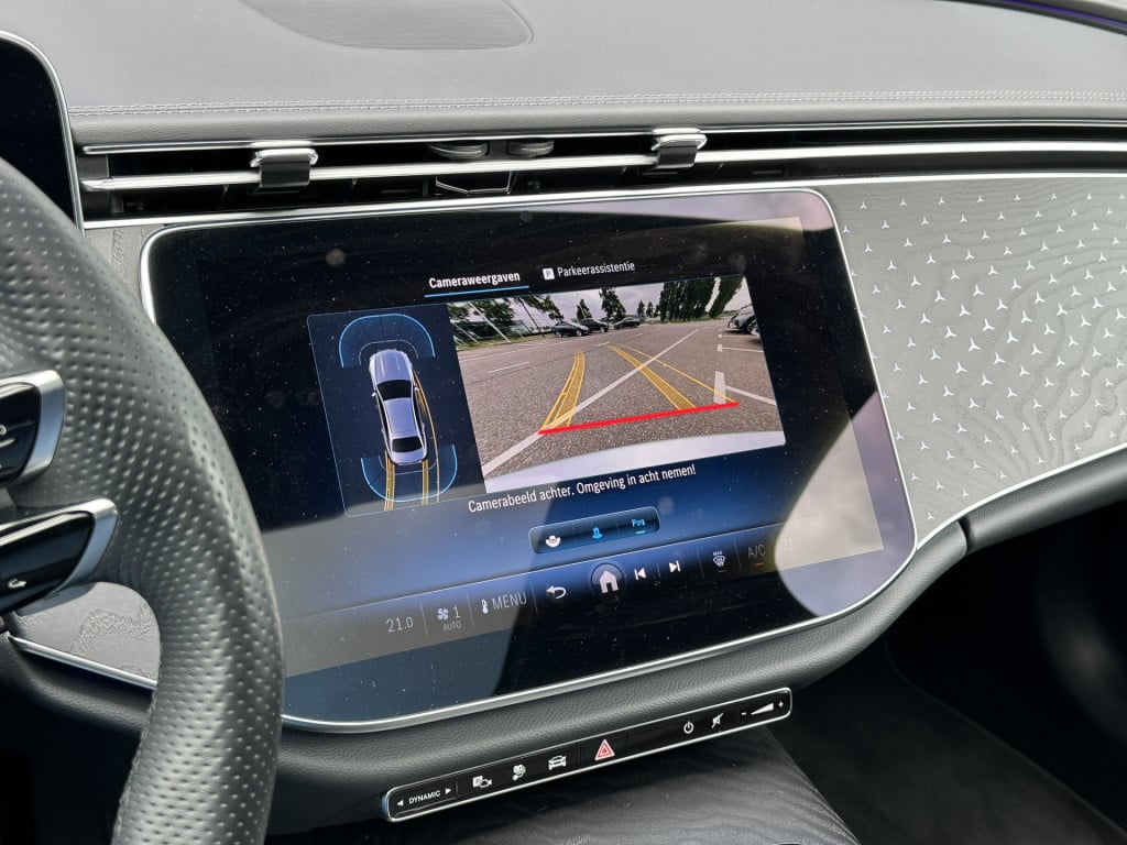 Mercedes-Benz E-Klasse 300 e amg line l nieuw model i panoramadak l distron
