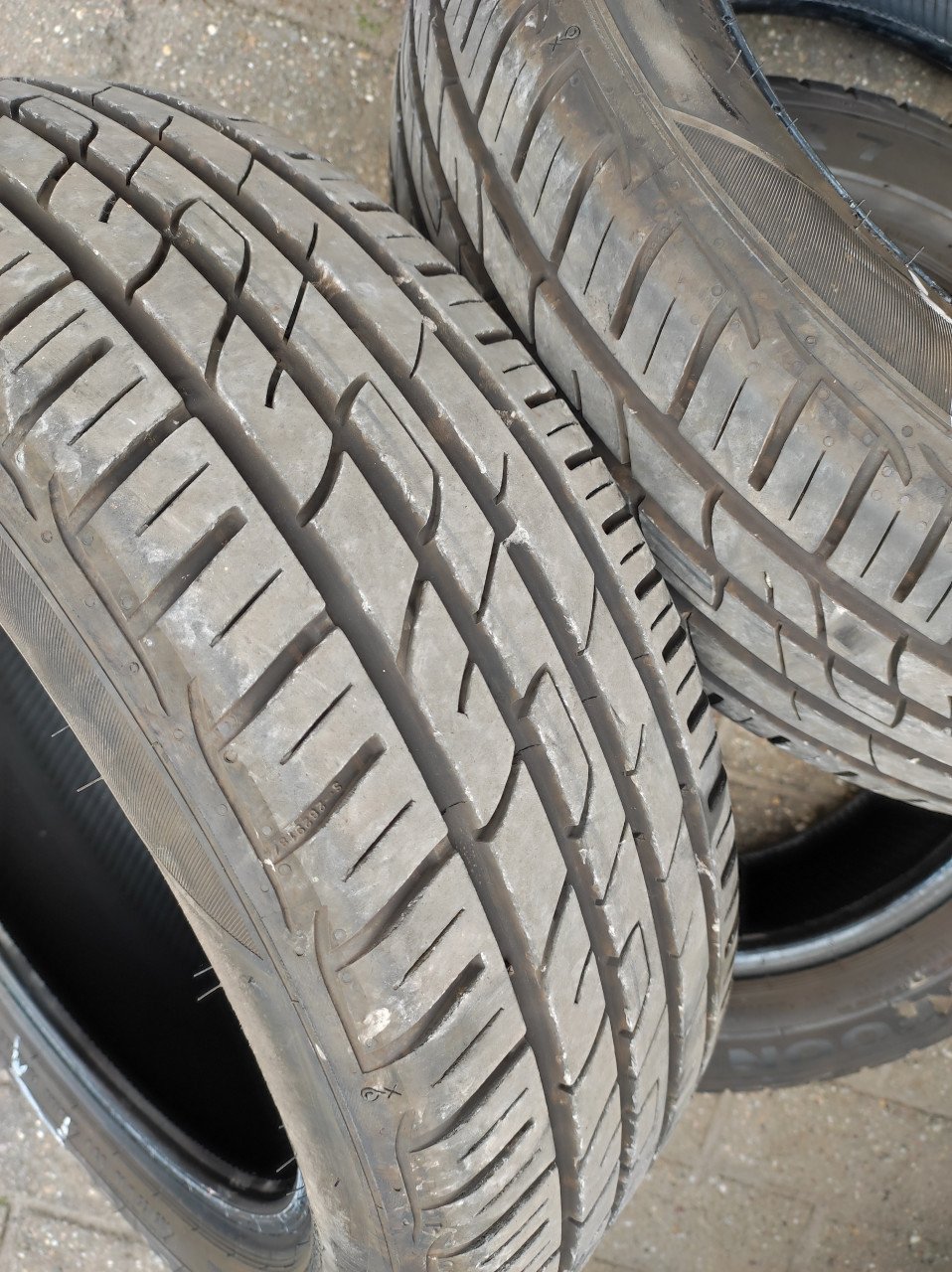 4 Zo goed als nieuwe Tyfoon zomerbanden 185/55 R16 V