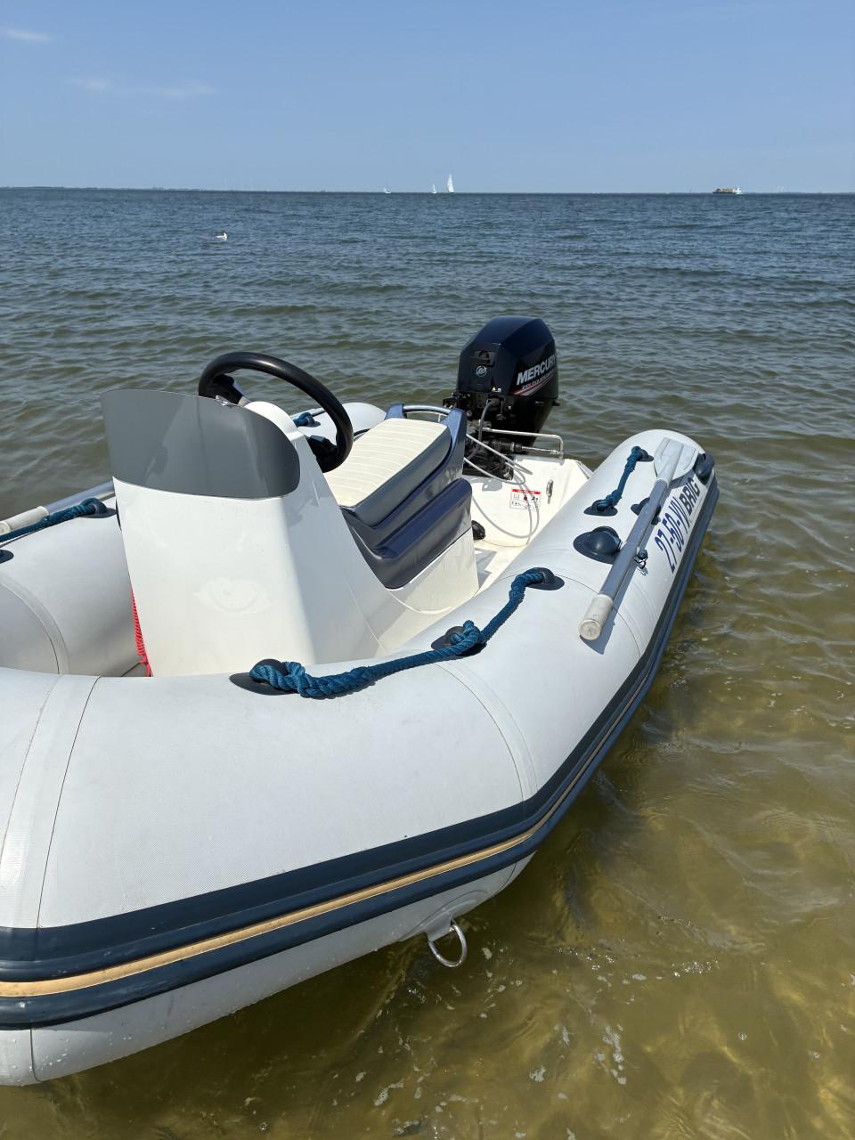 Brig 330 + 15 pk mercury en kalf trailer