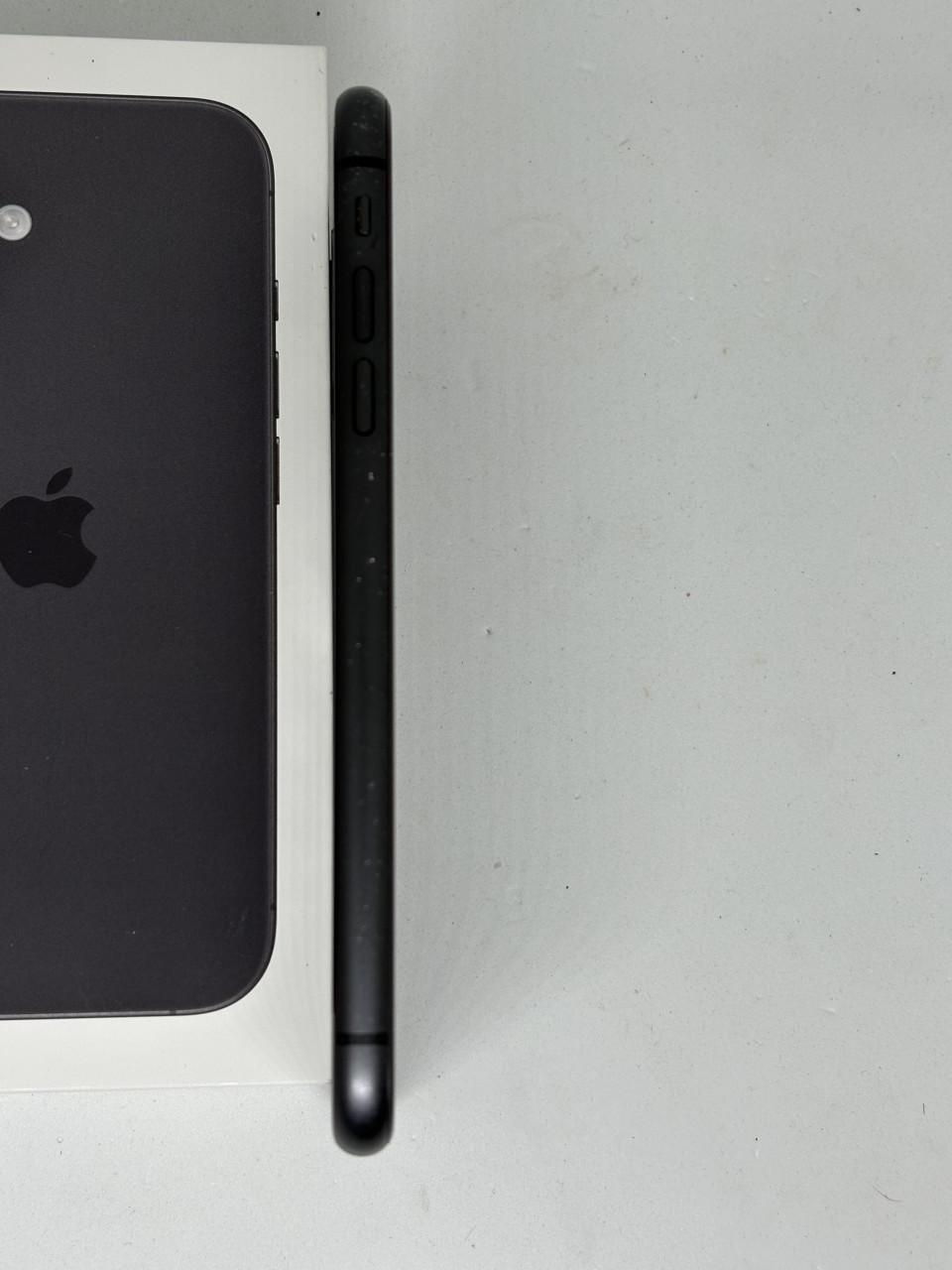 IPhone 11  zwart  64GB