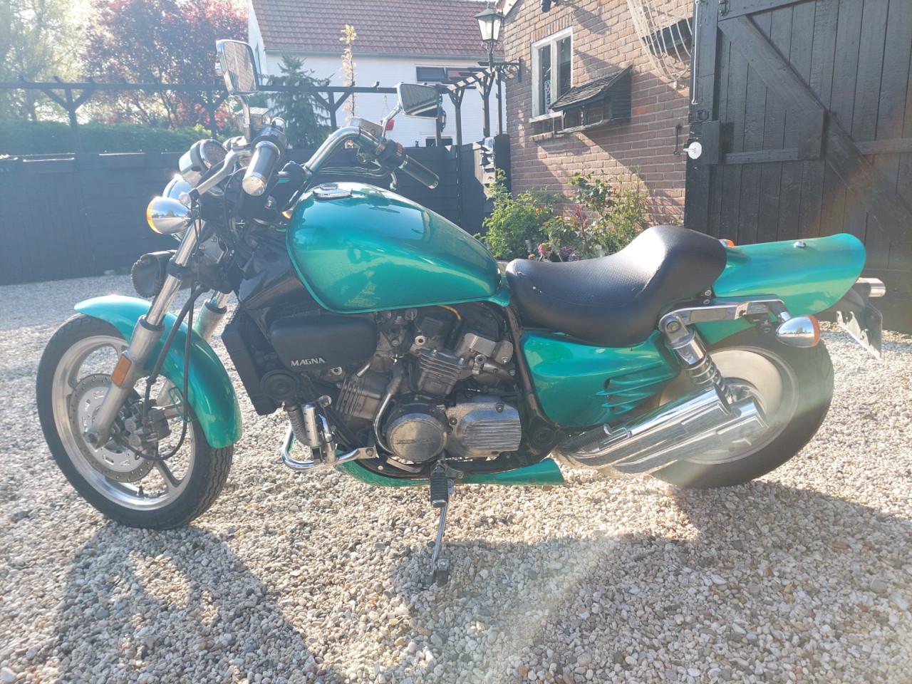 Honda supermagna 700cc