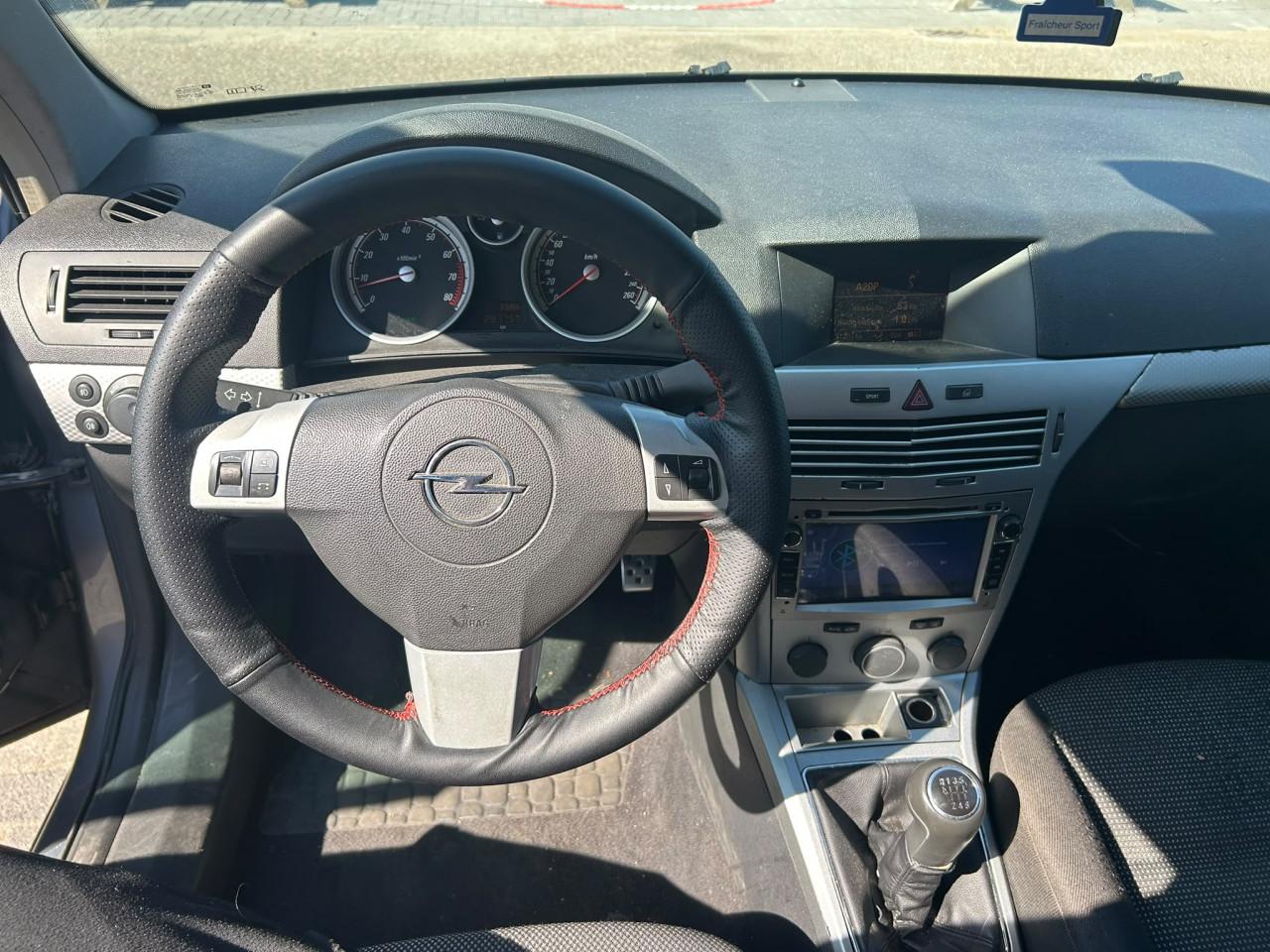 Opel Astra 2.0 T Sport | 245 PK | Nieuw Motorblok | Bi-xenon | CarPlay