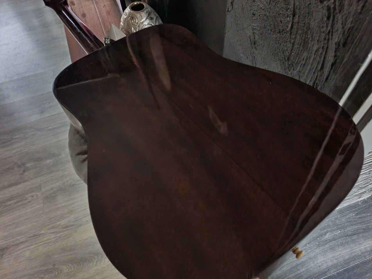 Mooie elektro akoestische gitaar van het merk Ibanez V 300....