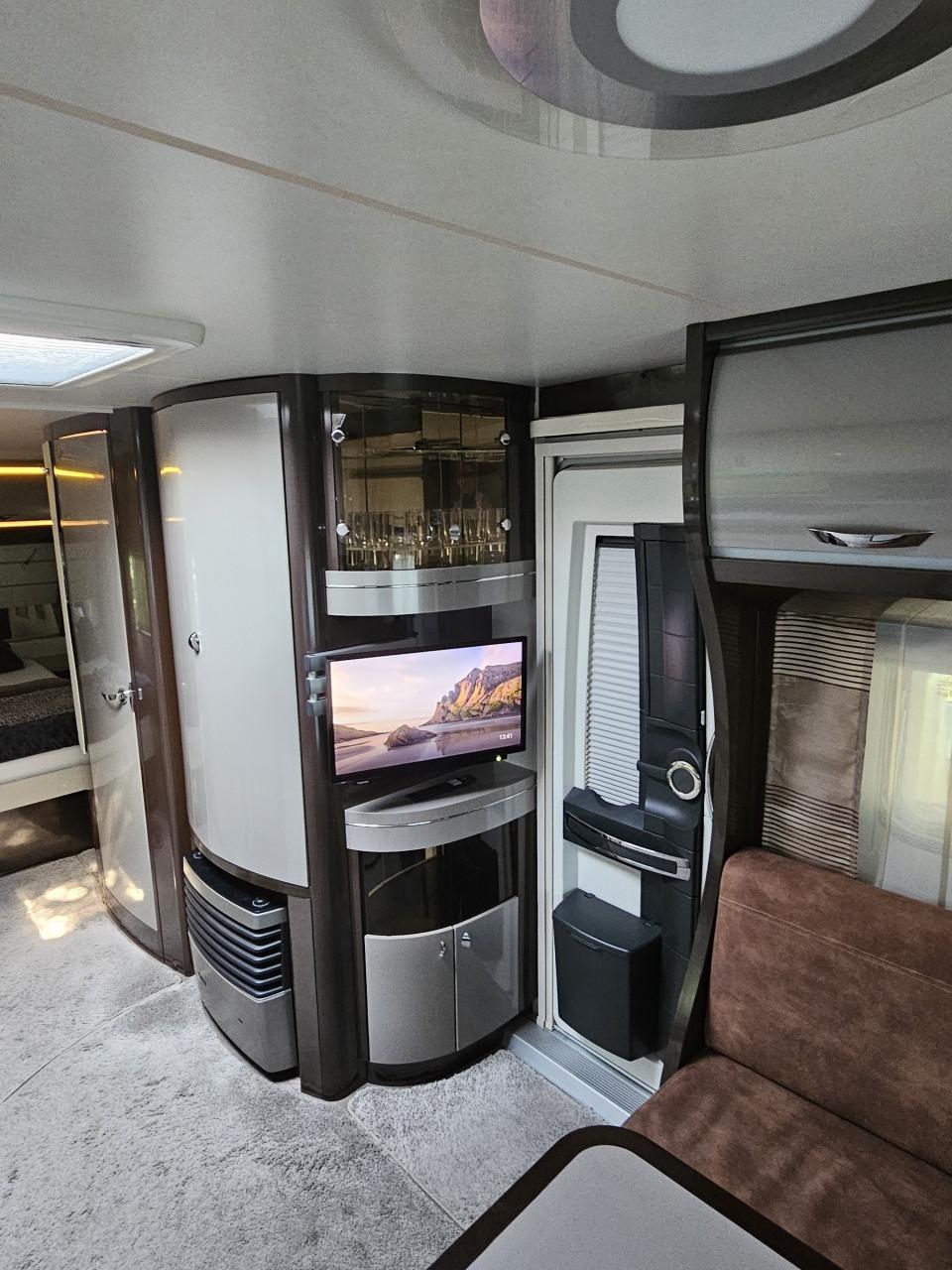 Caravan Hobby Premium 650 UFF met Ben Eilers voortent Ben Eilers voortent