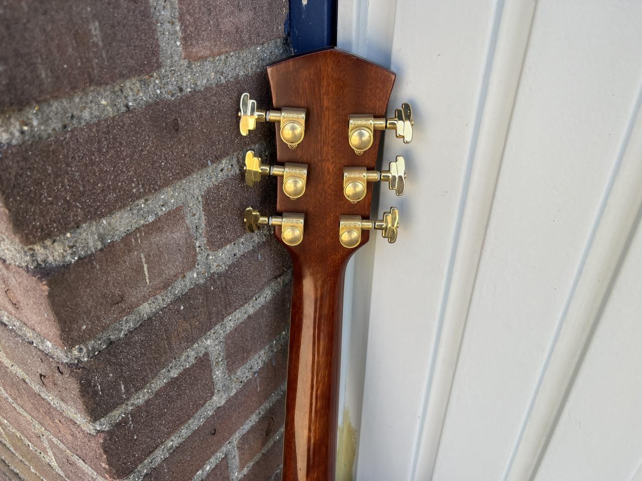 Gitaren Jasmine en Cort NTL 50