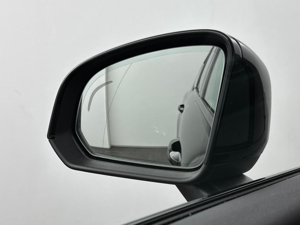 Volvo XC40 b4 194pk plus dark| achteruitrijcamera| trekhaak| adap.cruise