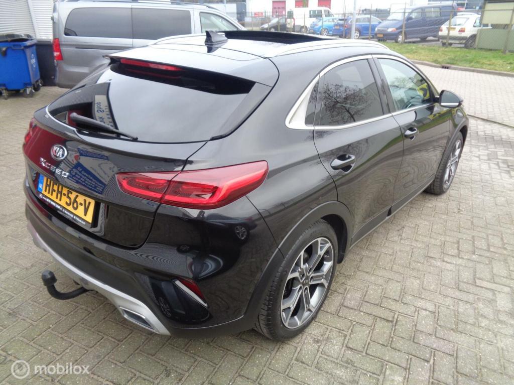 Kia Xceed 1.4 t-gdi executive/automaat/navi/panoramadak/half leer/18''lm/tr