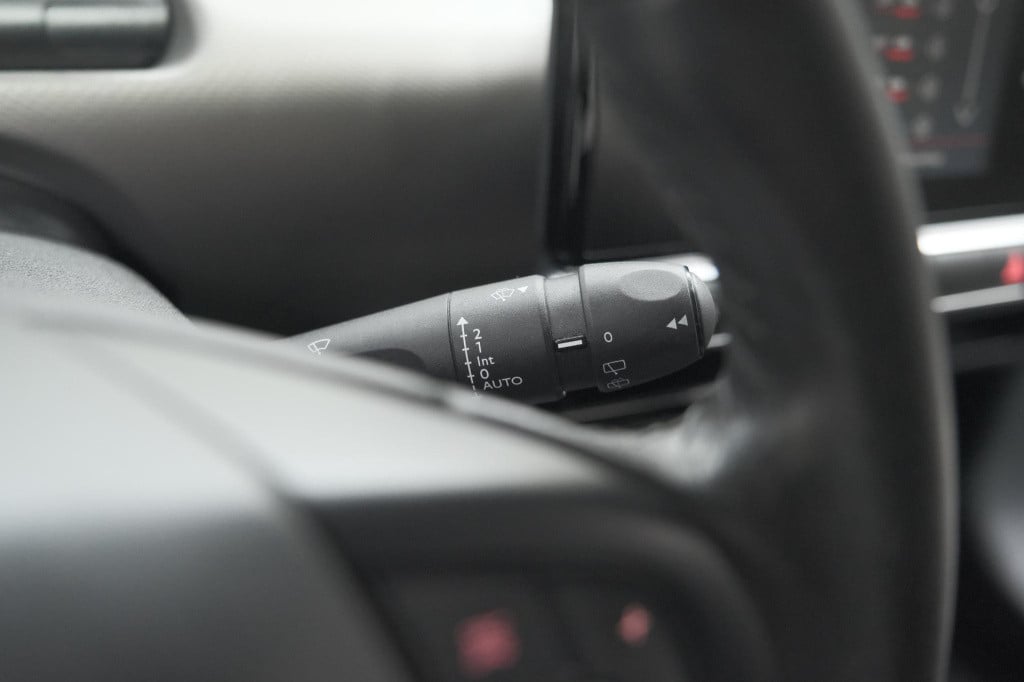 Citroen C4 Cactus puretech 110 business | trekhaak | apple carplay | parkee