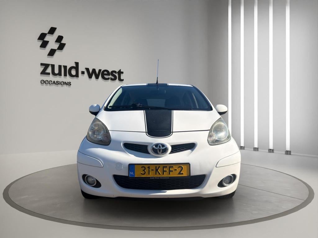 Toyota Aygo 1.0-12v xcite white airco 5 deurs leder