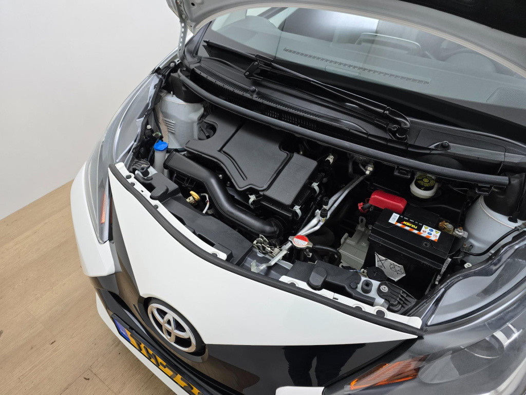Toyota Aygo occasion met parkeercamera en weinig km | tweedehands toyota ay