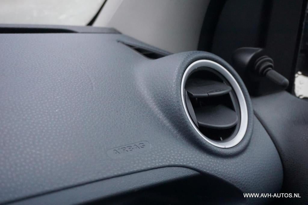 Ford Fiesta 1.3-8v cool & sound