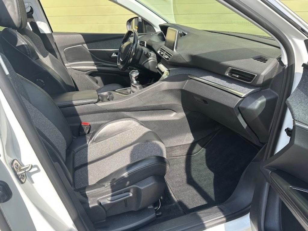 Peugeot 3008 1.2 puretech première