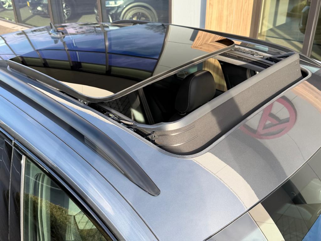 Volkswagen T-roc 1.5 tsi r-line | black style | panoramadak | 19 inch | cam