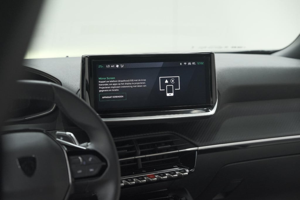 Peugeot 2008 puretech 130 eat8 allure | camera | navigatie | parkeersensore