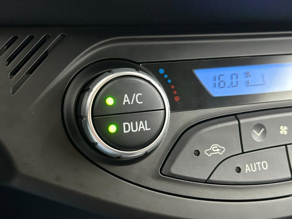 Toyota Yaris occasion 1.5 hybrid dynamic | wit | tweedehands toyota yaris |