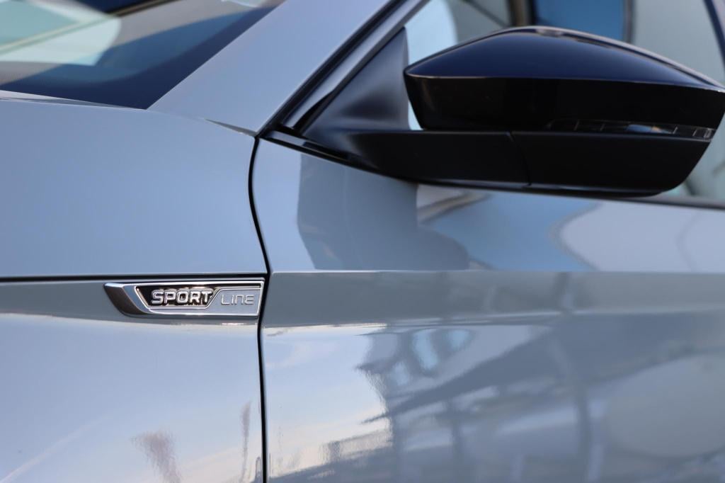 Skoda Superb combi 1.4 tsi iv sportline business 218pk dsg6