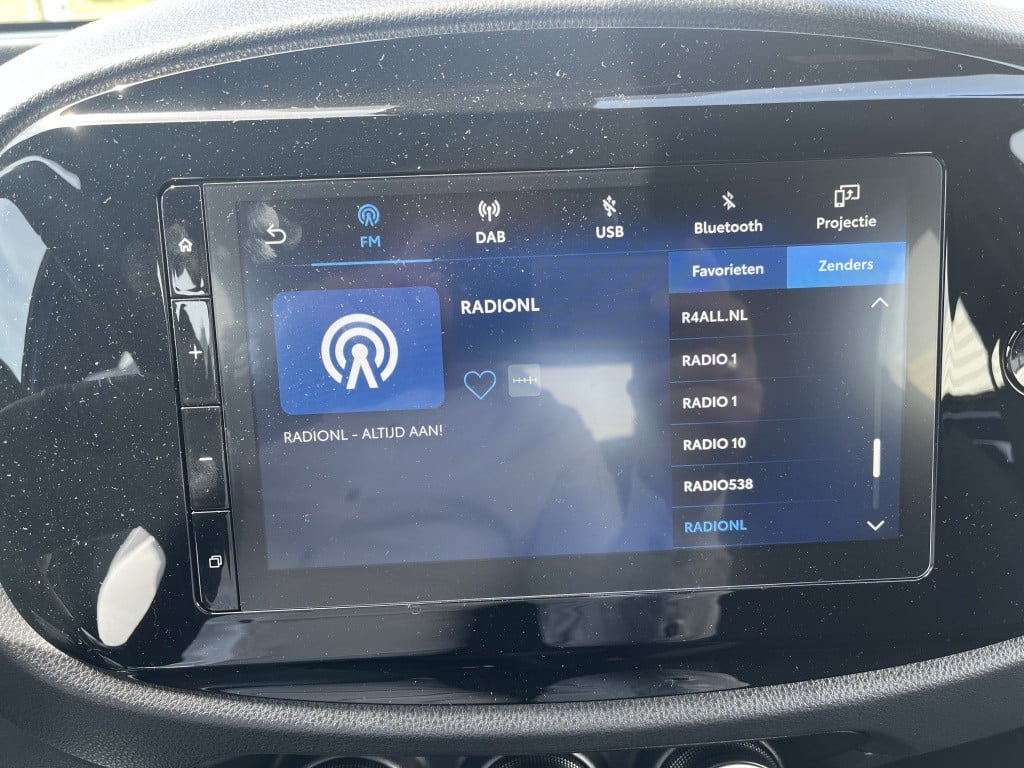 Toyota Aygo x | demo | 1.0 vvt-i s-cvt play | airco | apple carplay |