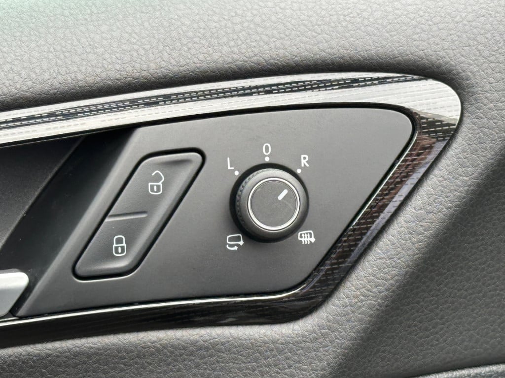 Volkswagen Golf 1.5 tsi 150pk dsg highline | camera | virtual cockpit | tre