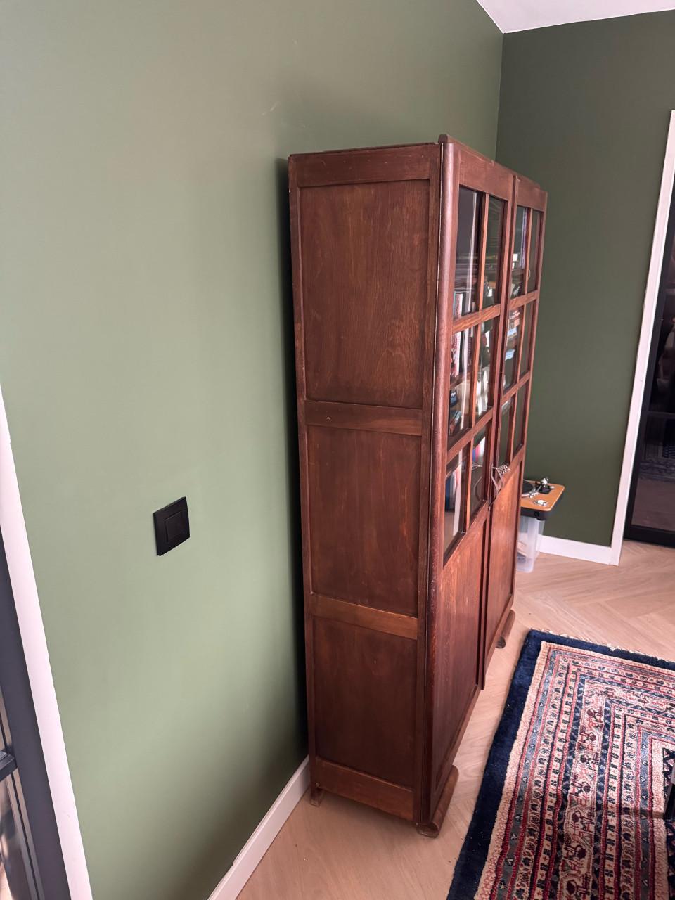 Antieke boekenkast of buffetkast