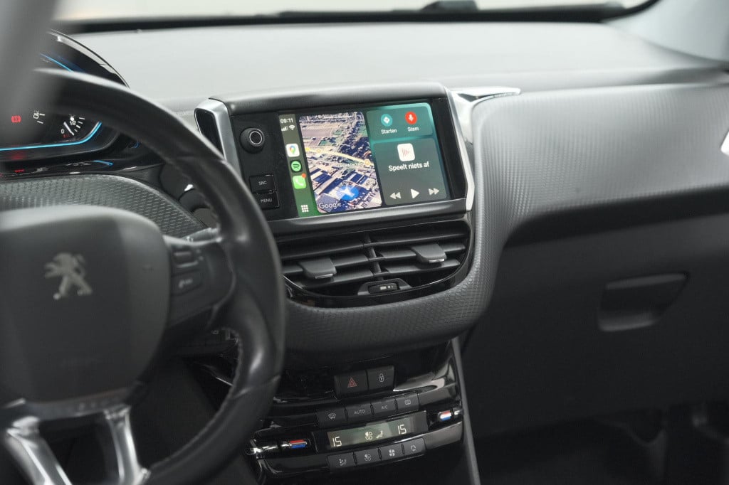 Peugeot 2008 puretech 130 gt-line | trekhaak | camera | apple carplay | par