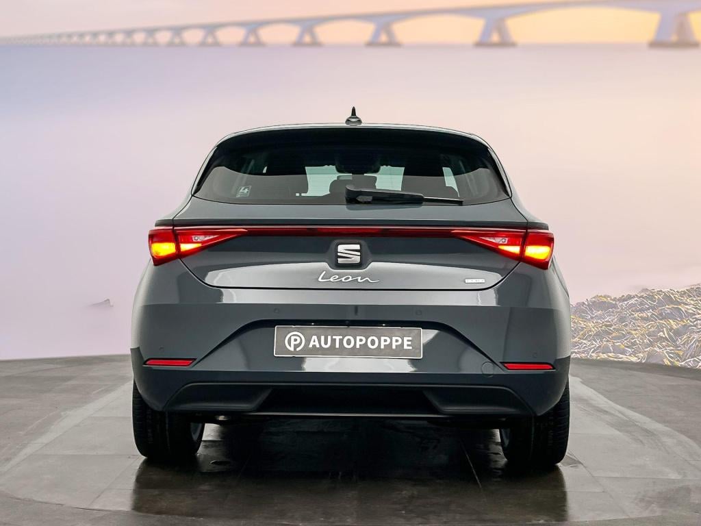 Seat Leon style business intense 1.5 tsi ehybrid 150 kw / 20