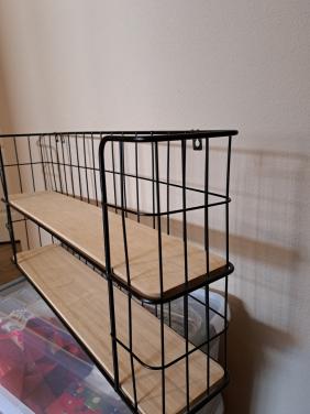 Rekje van metaal en hout