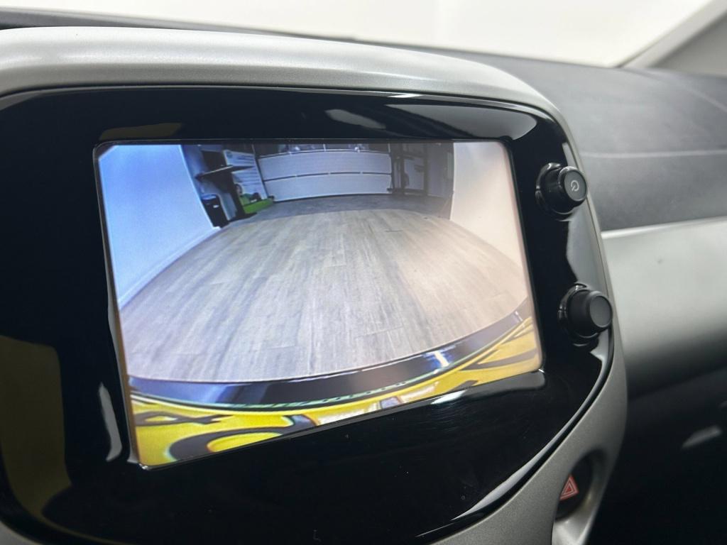 Toyota Aygo occasion 1.0 vvt-i x-play | wit | tweedehands toyota aygo | air