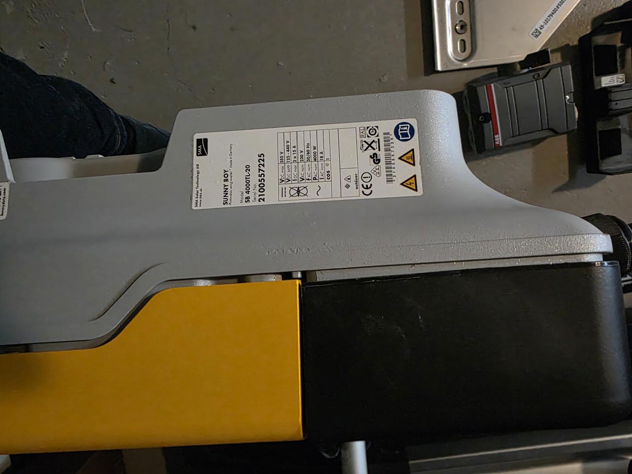 Twee omvormers voor zonnepanelen