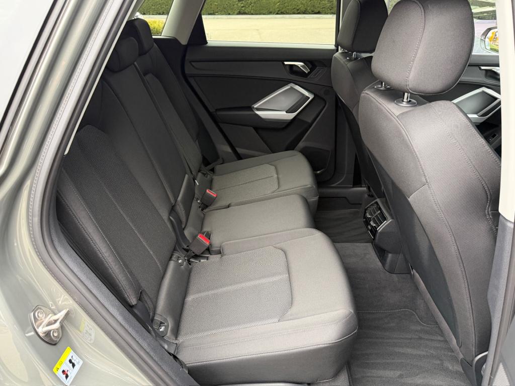 Audi Q3 35 tfsi 150pk s-tronic advanced | trekhaak | dode hoek | keyless | 