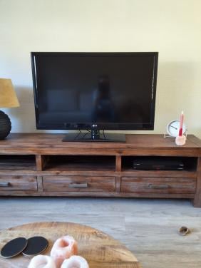 LG tv diagonaal 110cm doet nog zeer goed.