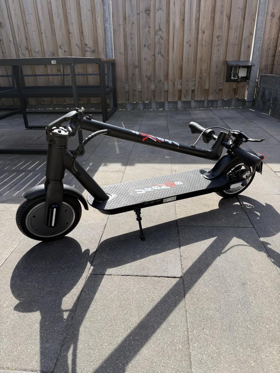 Nieuwe UrbMob kick & go LR elektrische step